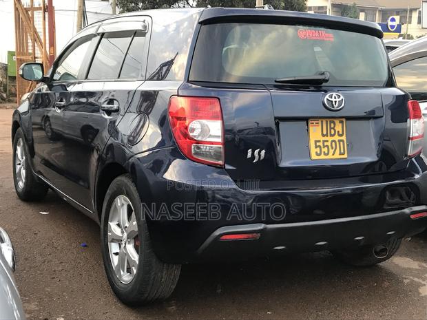 Toyota IST 2009 Blue