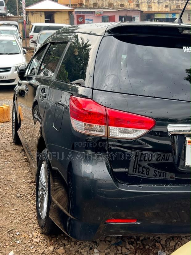 Toyota Wish 2010 Black
