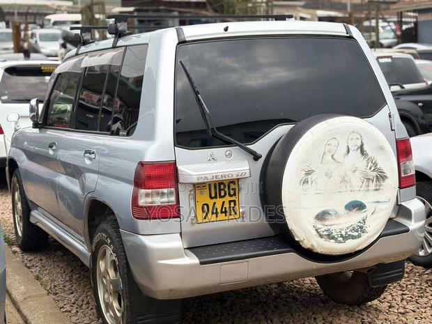 Mitsubishi Pajero IO 2007 Silver