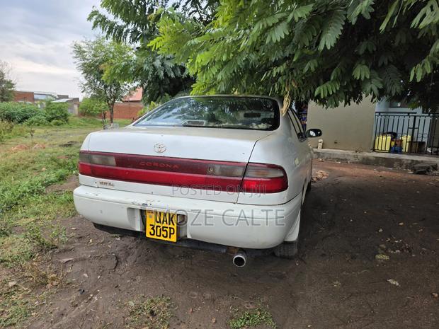 Toyota Corona 1996 White