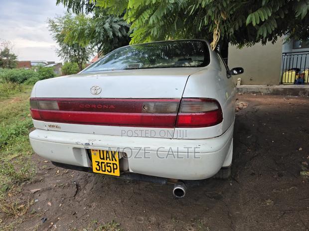 Toyota Corona 1996 White