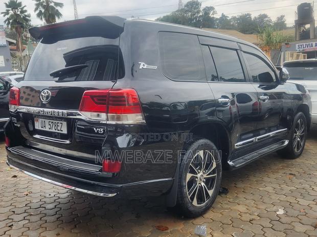 Toyota Land Cruiser 2017 Black