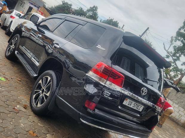 Toyota Land Cruiser 2017 Black