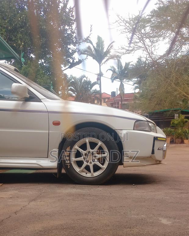 Mitsubishi Lancer 1997 White