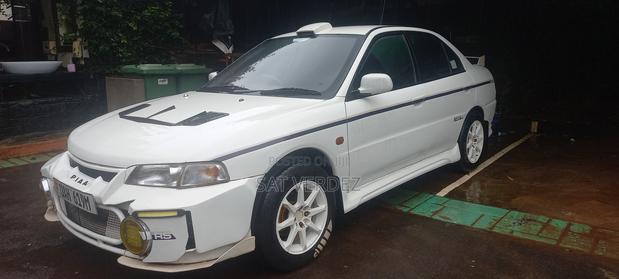 Mitsubishi Lancer 1997 White
