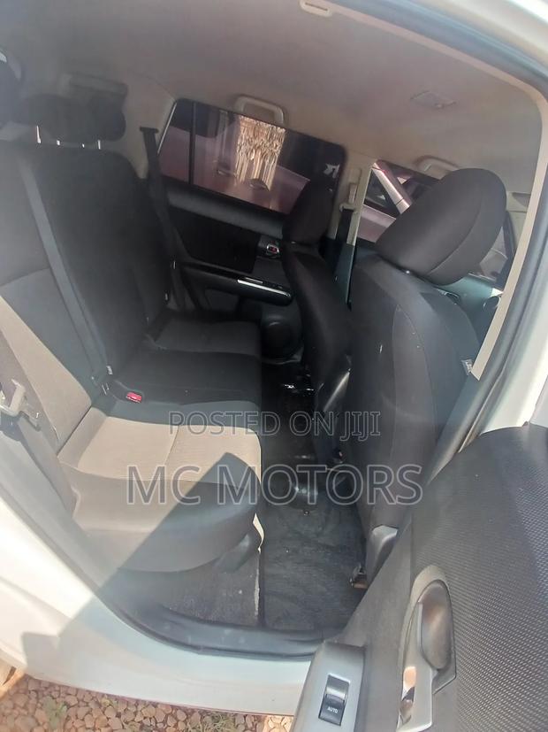 Toyota Corolla Rumion 2011 White