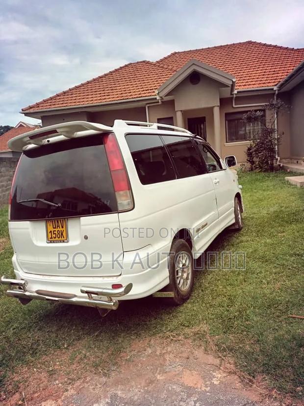 Toyota Noah 2001 White