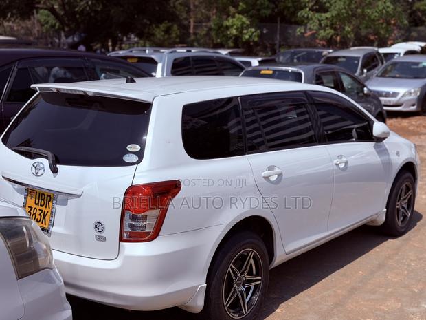 Toyota Corolla Fielder 2010 White