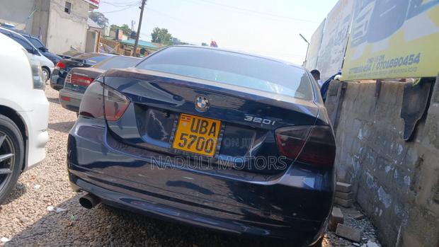 BMW 320i 2006 Blue