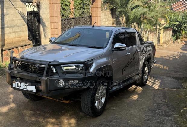 Toyota Hilux 2016 Silver