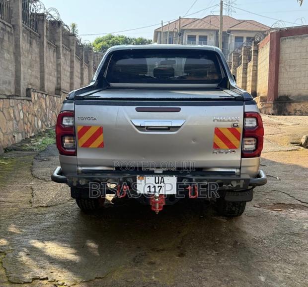 Toyota Hilux 2016 Silver