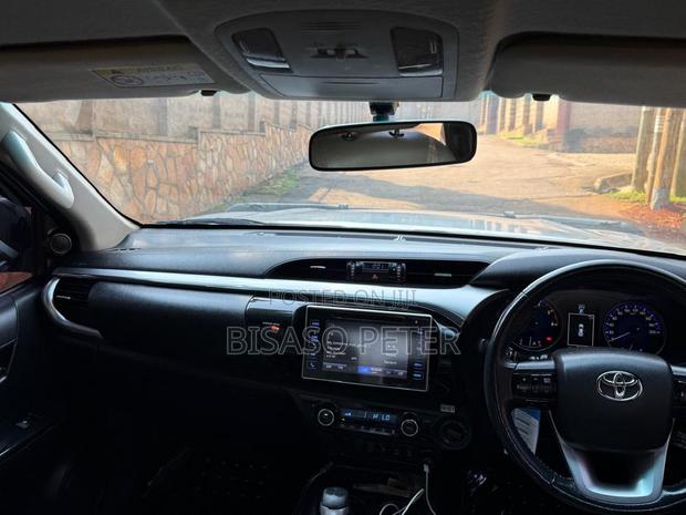 Toyota Hilux 2016 Silver