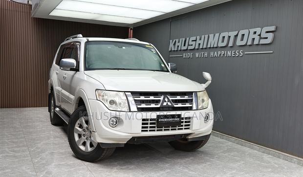 Mitsubishi Pajero 2012 White