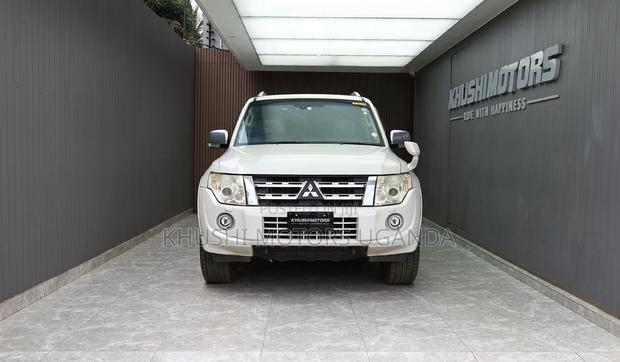 Mitsubishi Pajero 2012 White