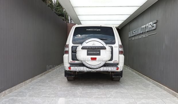 Mitsubishi Pajero 2012 White