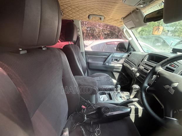 Mitsubishi Pajero 2009 White