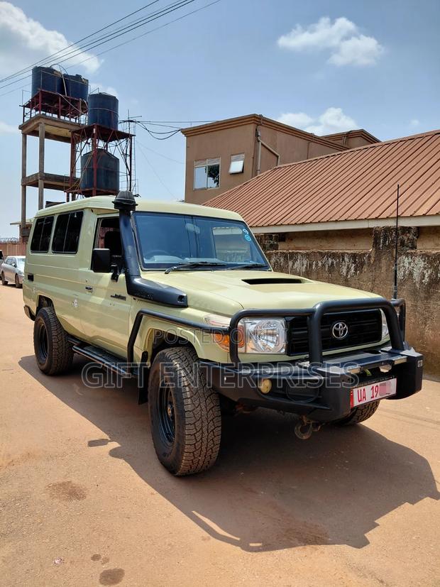 Toyota Land Cruiser 2016 Beige