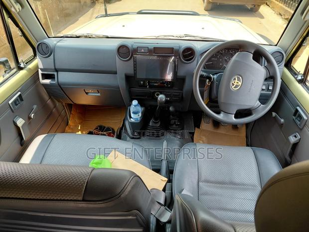 Toyota Land Cruiser 2016 Beige
