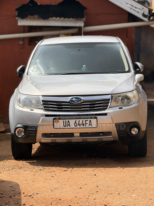 Subaru Forester 2010 Silver