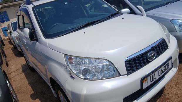 Toyota Rush 2012 White