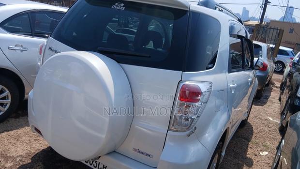 Toyota Rush 2012 White