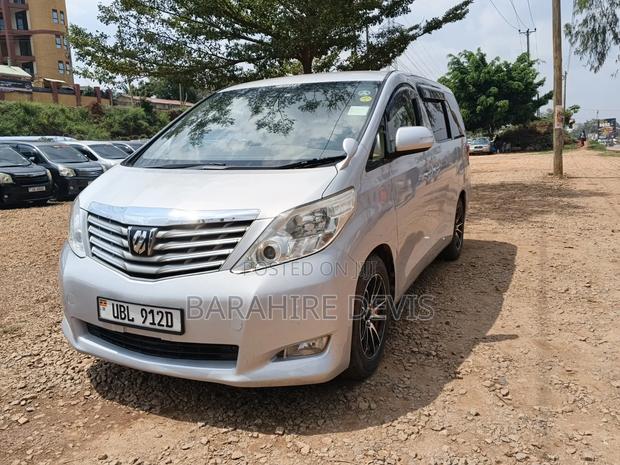 Toyota Alphard 2009 Silver