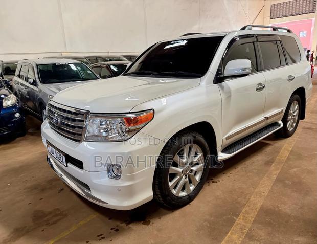 Toyota Land Cruiser 2012 White