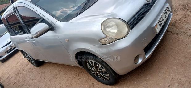Toyota Sienta 2005 Silver