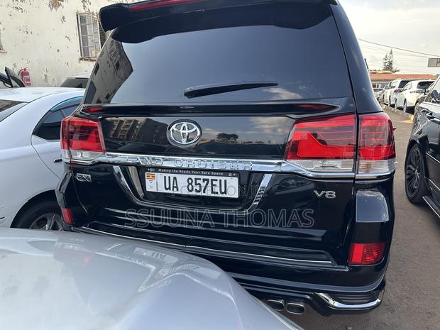 Toyota Land Cruiser 2012 Black