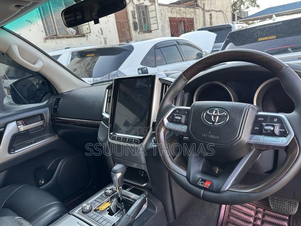 Toyota Land Cruiser 2012 Black