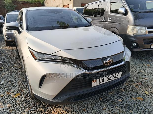 Toyota Harrier 2022 Silver
