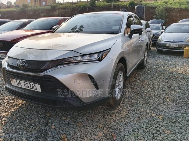 Toyota Harrier 2022 Silver