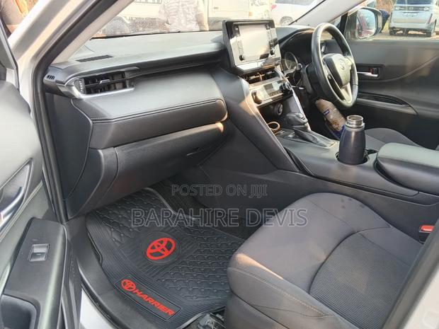 Toyota Harrier 2022 Silver