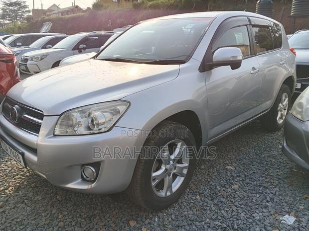 Toyota RAV4 2011 Silver