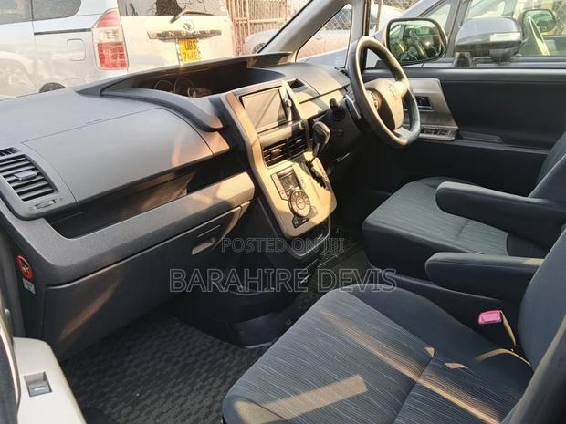 Toyota Noah 2011 Black