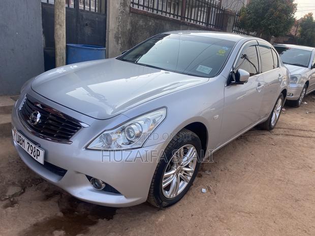 Nissan Fuga 2013 Silver