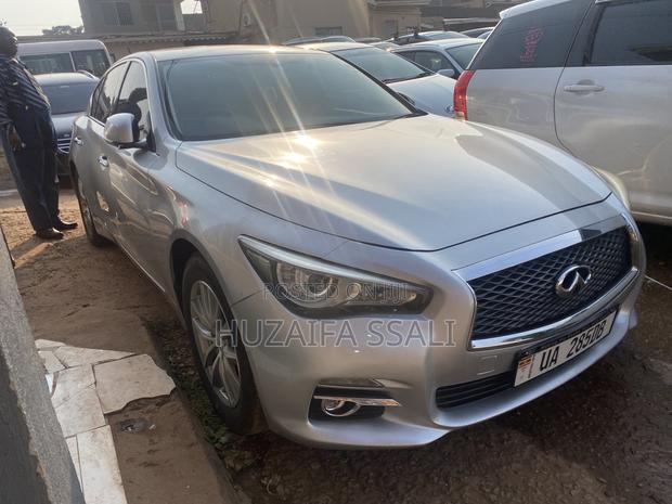 Nissan Fuga 2015 White