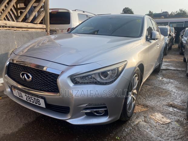 Nissan Fuga 2015 White