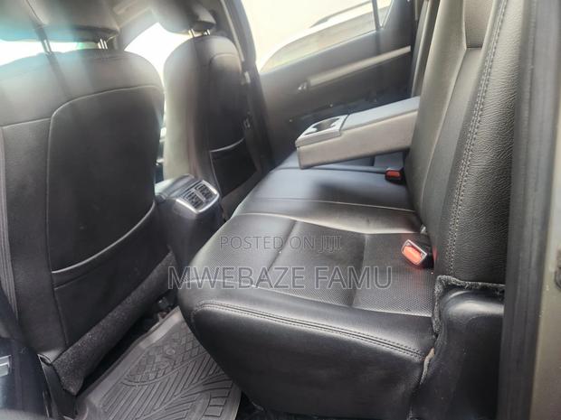 Toyota Hilux 2018 Gray