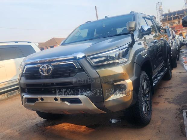 Toyota Hilux 2018 Gray