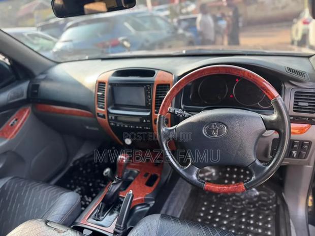 Toyota Land Cruiser Prado 2009 Black