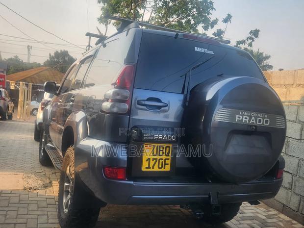 Toyota Land Cruiser Prado 2009 Gray