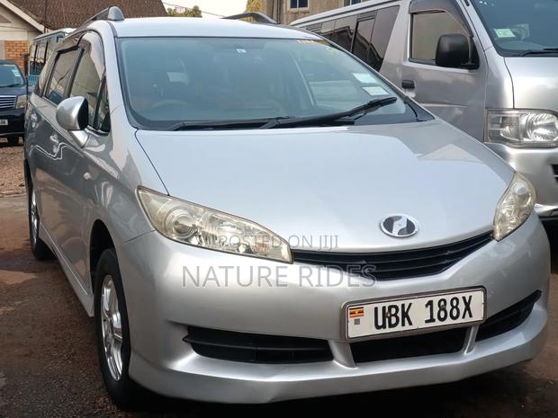 Toyota Wish 2010 Silver