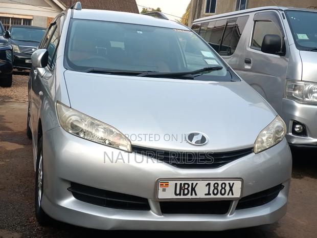 Toyota Wish 2010 Silver