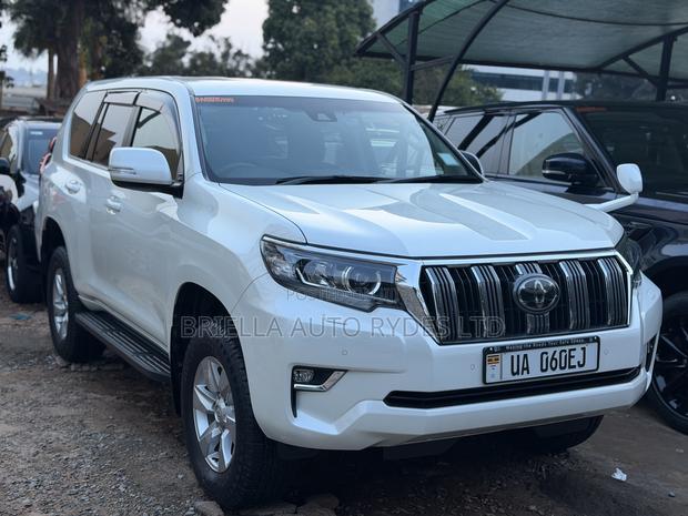 Toyota Land Cruiser 2018 White