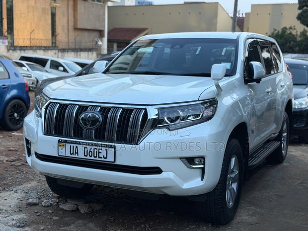 Toyota Land Cruiser 2018 White