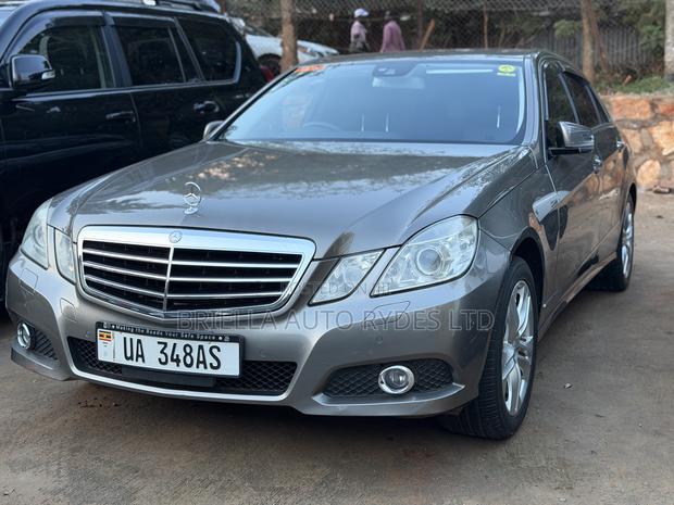 Mercedes-Benz E300 2011 Gray