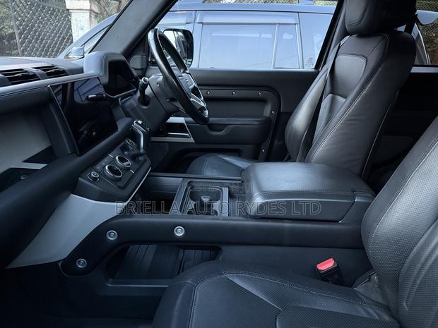 Land Rover Defender 2024 Black