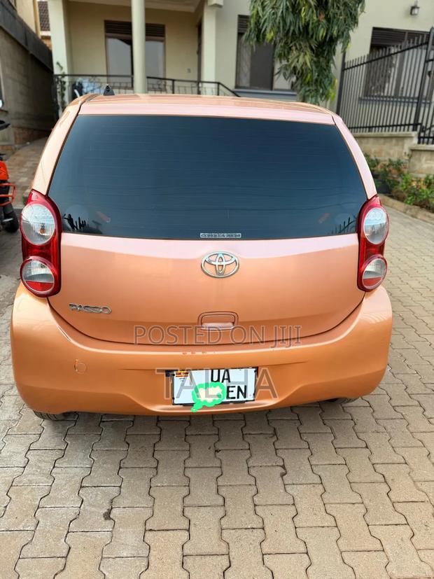 Toyota Passo 1.0 FWD 2011 Orange