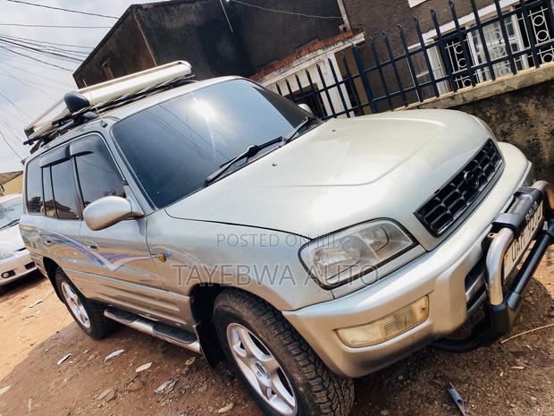 Toyota RAV4 Automatic 2000 Silver